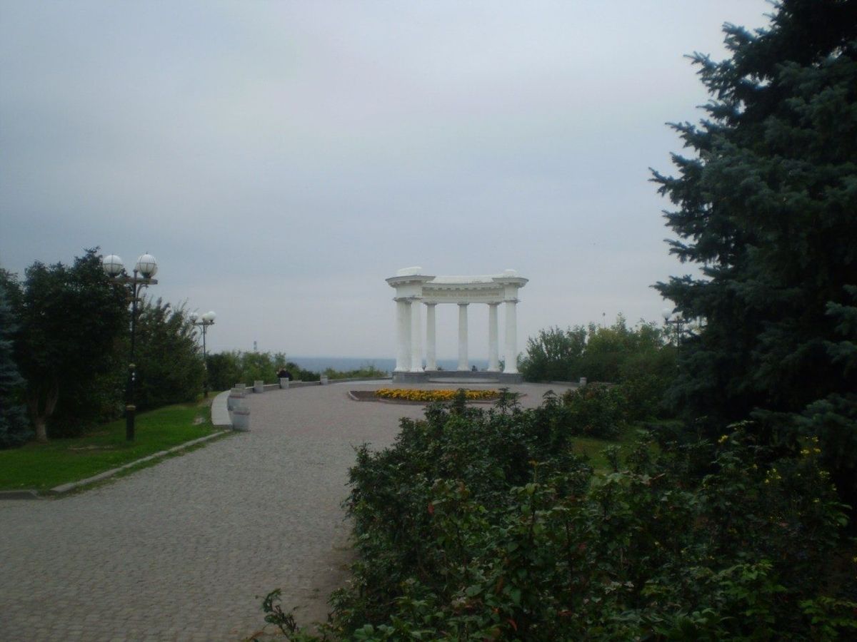 Авторам і колумністам