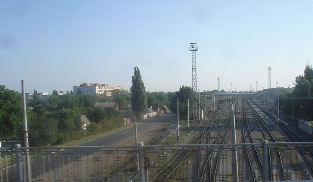 Потяг Інтерсіті на залізничному вокзалі Полтави