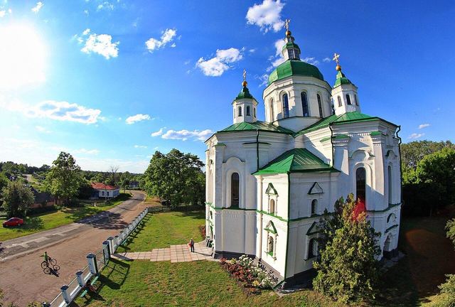 Спасо-Преображенська церква у Великих Сорочинцях