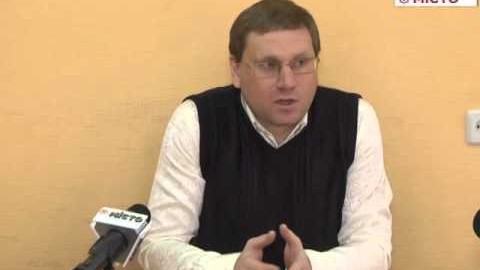 Кадр сюжету: В Україні почали радіти з безплатної для населення повірки лічильників