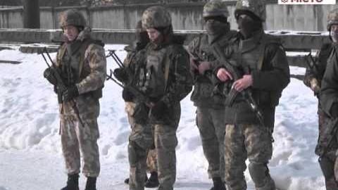 З навчально-тренувального центру військ зв'язку тікають п'яні армійці